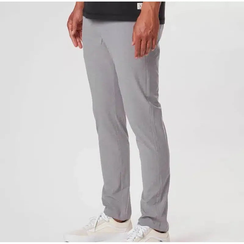 patalon de golf Linksoul chino boardwalker gris porté